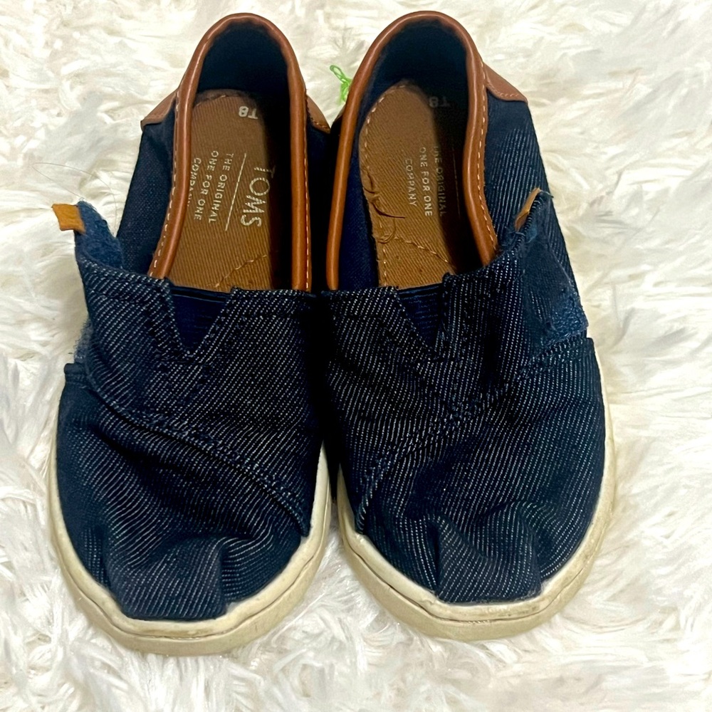 TOMS Toddler Navy Denim Slip-On Shoes Size 8 Toddler Casual Canvas Sneakers
